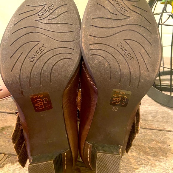 Sweet brand brown leather strappy heels - Picture 5 of 8